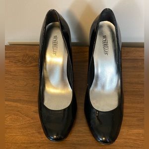 Seychelles black patent leather 4”Unusual wedge heel shape. Good condition